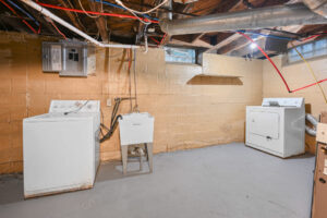 8626 Piedmont St, Detroit, MI 48228